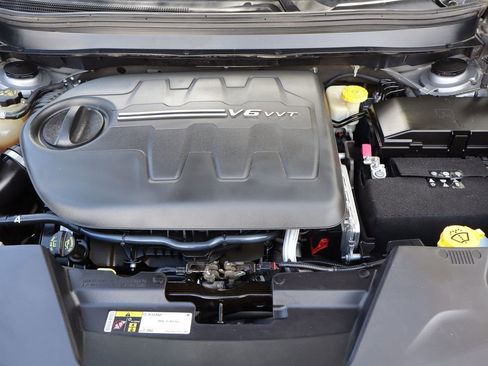 Used 2016 Jeep Cherokee Trailhawk w/ Cold Weather Group image 39