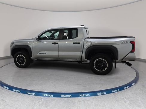 Certified 2024 Toyota Tacoma TRD Off-Road w/ TRD Off Road Upgrade Package AWD/4WD image 8