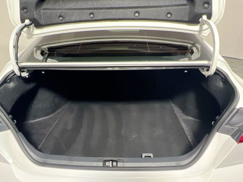 Used 2025 Toyota Camry SE FWD image 33