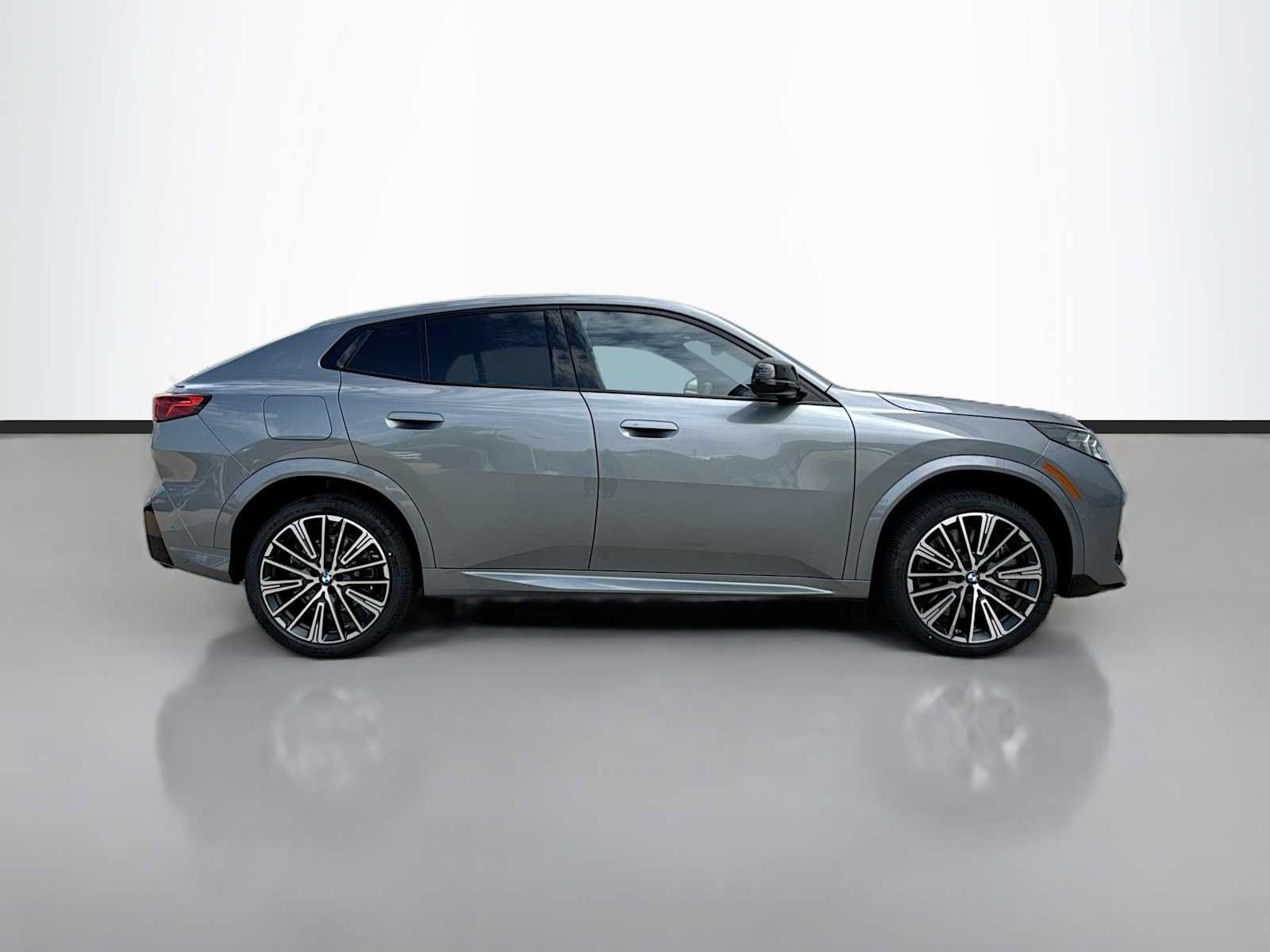 New 2026 BMW X2 M35i w/ Technology Package AWD/4WD image 7