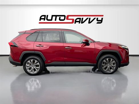 Used 2022 Toyota RAV4 Limited image 8