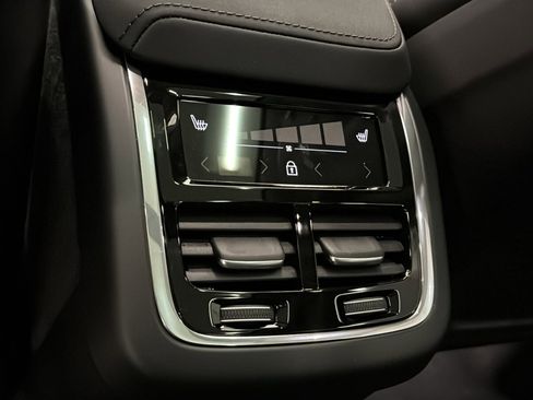 New 2026 Volvo XC60 B5 Ultra w/ Protection Package Premier AWD/4WD image 28
