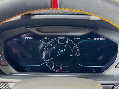 Used 2025 Lamborghini Urus SE AWD/4WD image 12
