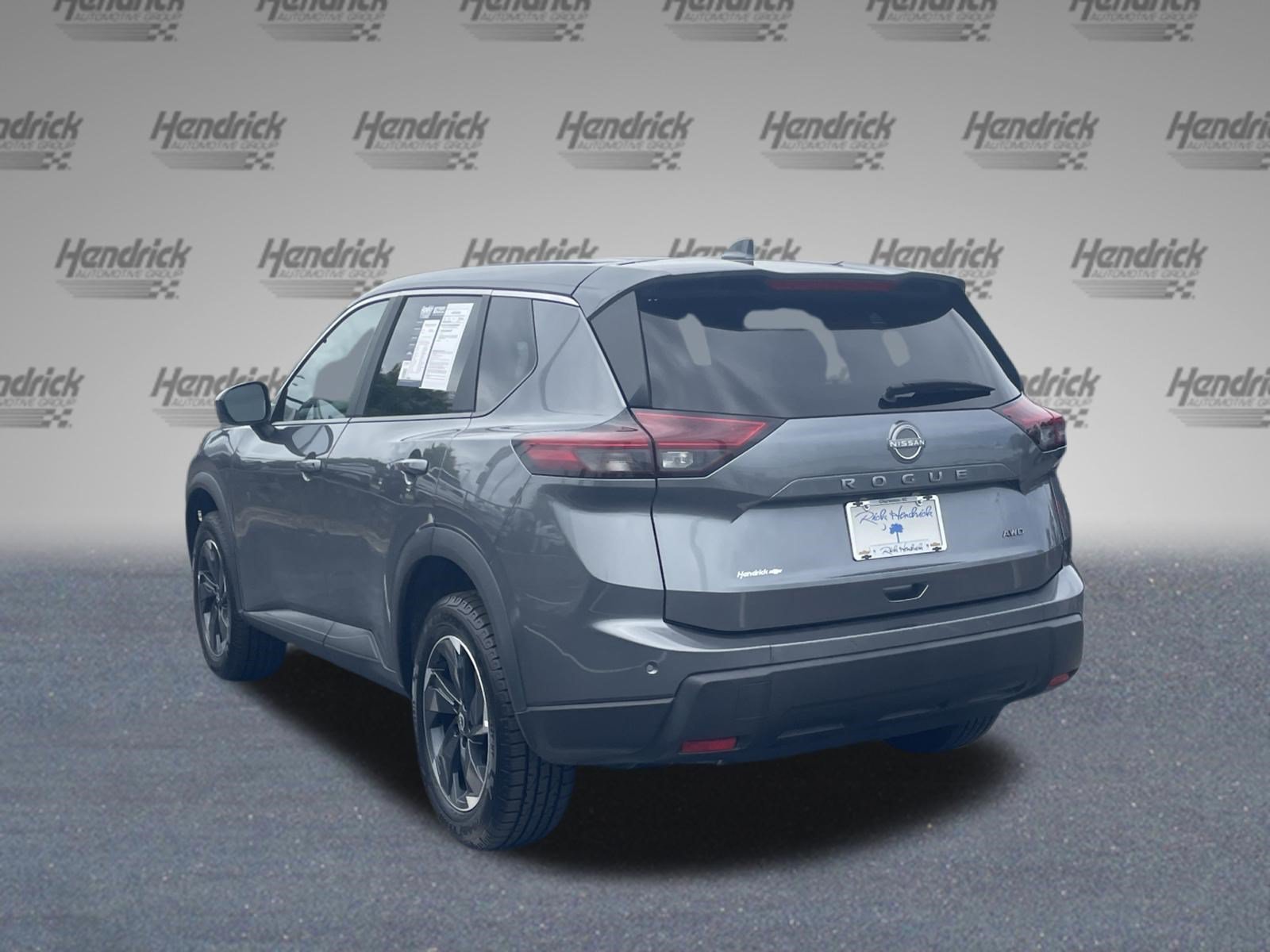 Used 2025 Nissan Rogue SV AWD/4WD image 9