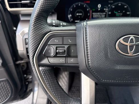 Used 2024 Toyota Tacoma TRD Off-Road w/ TRD Off Road Premium Package AWD/4WD image 25