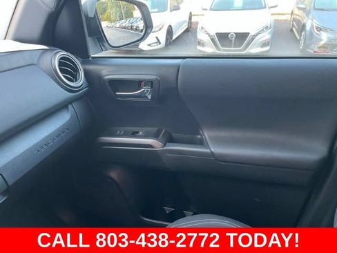 Used 2021 Toyota Tacoma TRD Sport w/ Technology Package AWD/4WD image 27