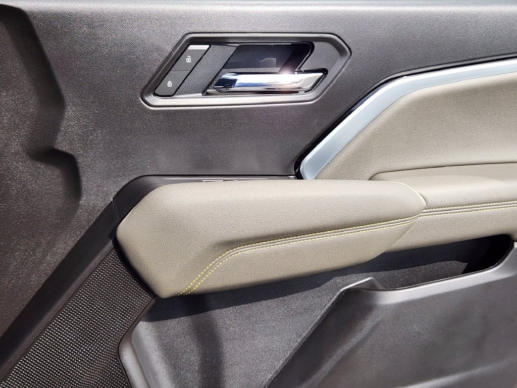 New 2026 Chevrolet Colorado ZR2 w/ Technology Package AWD/4WD image 35