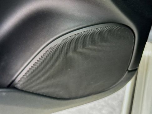 Used 2018 Volvo XC90 T5 Momentum w/ Momentum Plus Package image 19