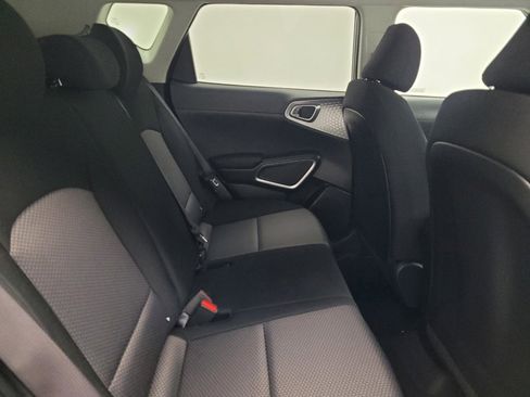 Used 2025 Kia Soul LX w/ LX Technology Package image 19