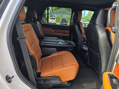 Used 2019 Lincoln Navigator Reserve AWD/4WD image 28