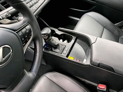 Used 2025 Lexus ES 300h w/ Premium Package image 16