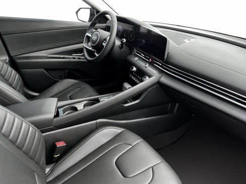 New 2024 Hyundai Elantra Limited image 15