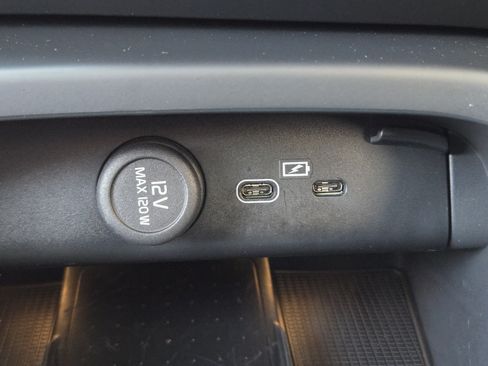 Certified 2023 Volvo C40 P8 Recharge Ultimate AWD/4WD image 16