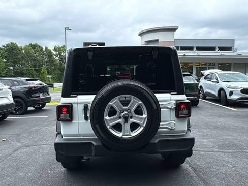 Used 2021 Jeep Wrangler Sport AWD/4WD image 6