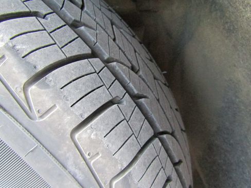 Used 2021 Chrysler Pacifica Touring-L FWD image 31
