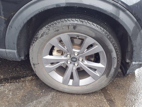 Used 2023 Ford Explorer XLT w/ Equipment Group 202A image 8