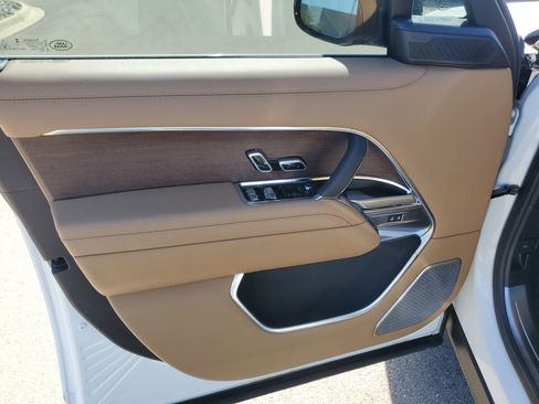 Certified 2025 Land Rover Range Rover Autobiography AWD/4WD image 8