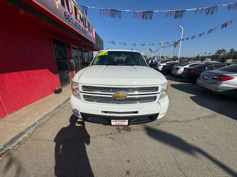 Used 2012 Chevrolet Silverado 1500 LTZ w/ LTZ White Diamond Edition image 3