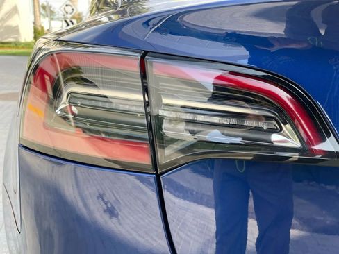 Used 2018 Tesla Model 3 Long Range image 40