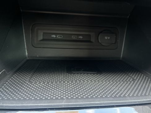 Used 2023 Volkswagen Atlas SE AWD/4WD image 25