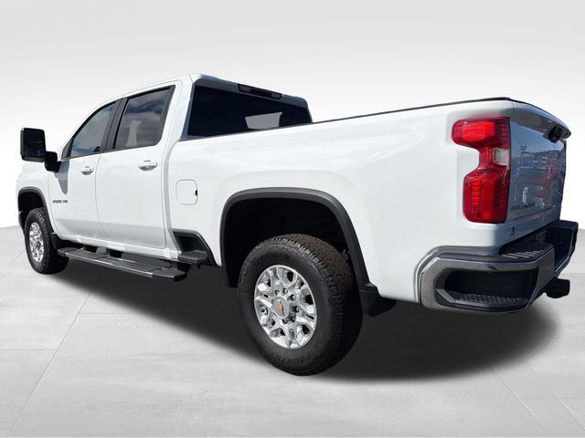 Used 2022 Chevrolet Silverado 2500 LT w/ Convenience Package AWD/4WD image 3