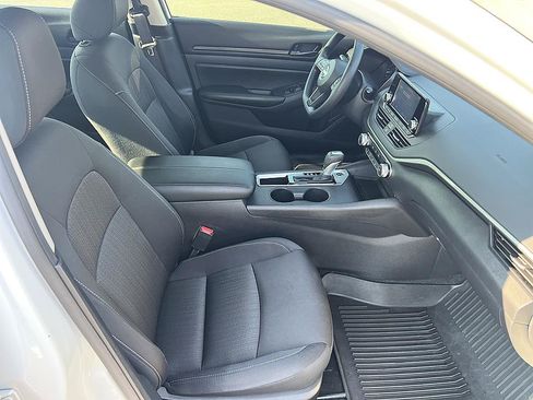 Certified 2024 Nissan Altima 2.5 S FWD image 17