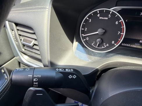 Used 2024 Nissan Rogue SV AWD/4WD image 11