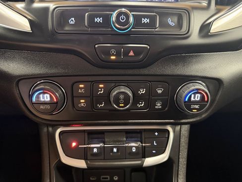 Used 2024 GMC Terrain SLE w/ Driver Convenience Package FWD image 20