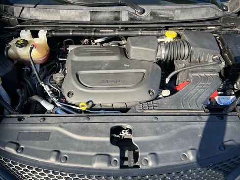 Used 2019 Chrysler Pacifica Touring Plus w/ S Appearance Package image 17