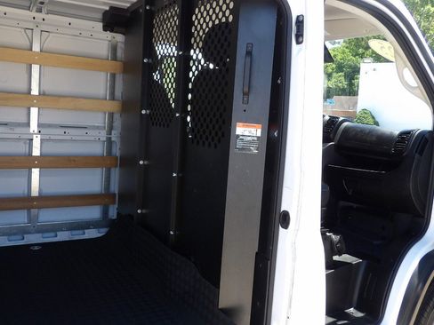 Used 2025 RAM ProMaster 2500 w/ U-Haul Equipment Group FWD image 22