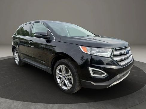Used 2018 Ford Edge Titanium w/ Equipment Group 301A AWD/4WD image 3