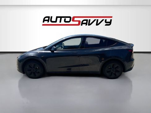 Used 2024 Tesla Model Y Long Range RWD image 4
