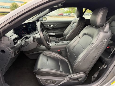 Used 2025 Ford Mustang Premium RWD image 10
