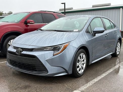 Used 2023 Toyota Corolla LE image 12