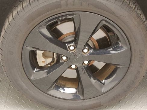 Used 2018 Jeep Cherokee Limited w/ High Altitude Package image 31