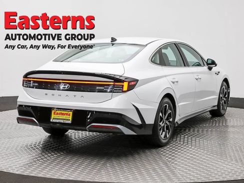 Used 2025 Hyundai Sonata SEL FWD image 5