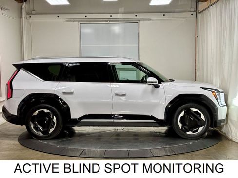 Used 2026 Kia EV9 Land AWD/4WD image 10