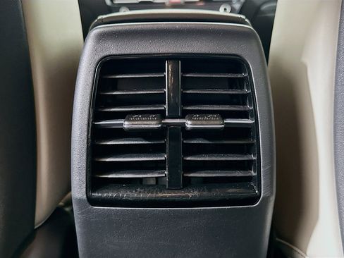 Used 2023 Kia Niro EX image 27