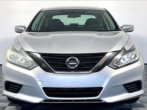 Used 2016 Nissan Altima 2.5 S w/ Power Driver Seat Package FWD image 3