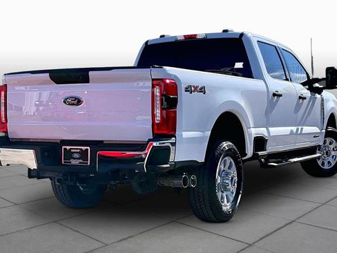 Certified 2024 Ford F250 XLT w/ 360-Degree Camera Package AWD/4WD image 13