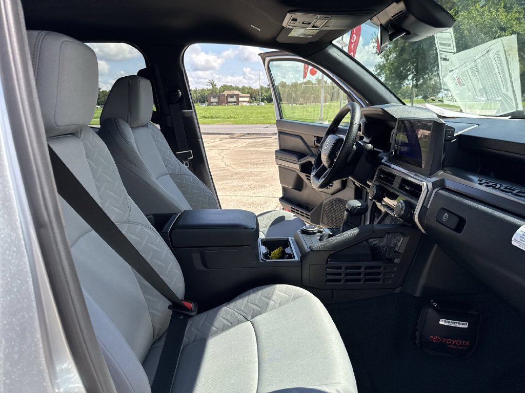 Used 2026 Toyota Tacoma SR5 AWD/4WD image 31