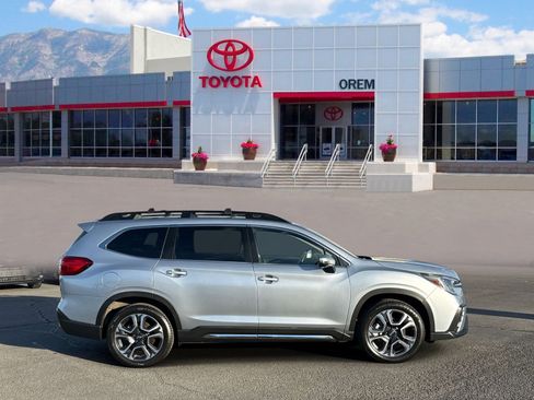 Used 2023 Subaru Ascent Limited AWD/4WD image 3