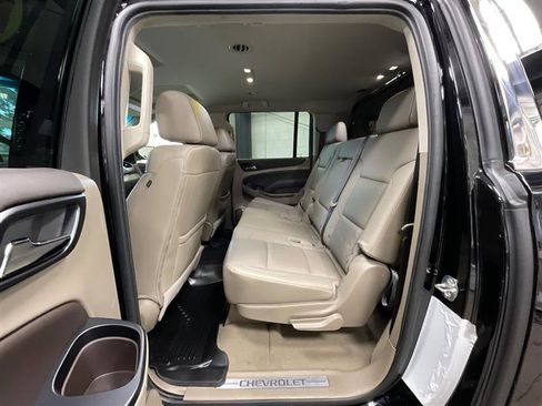 Used 2020 Chevrolet Suburban LT image 21