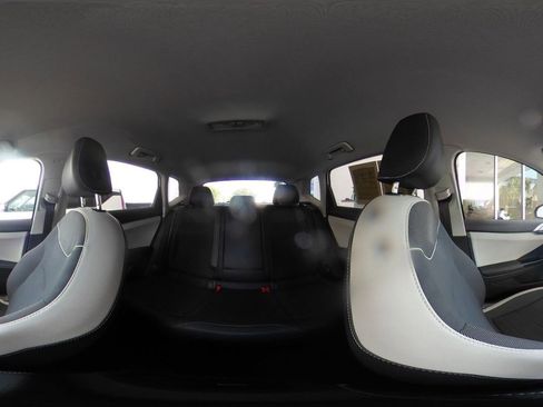 Used 2025 Volkswagen Taos SE image 43