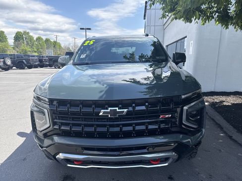 Used 2025 Chevrolet Tahoe Z71 w/ Comfort Package AWD/4WD image 9