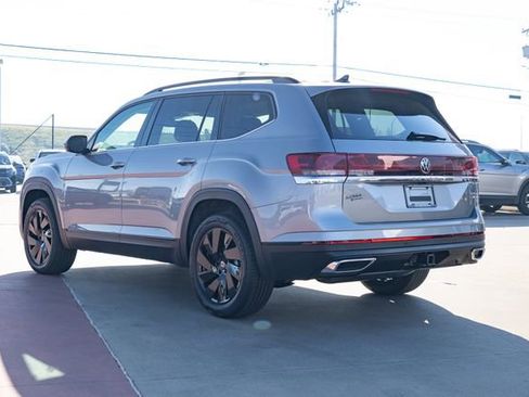 New 2026 Volkswagen Atlas SE image 4