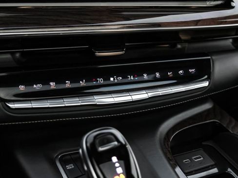 Used 2021 Cadillac Escalade Sport Platinum w/ LPO, Floor Liner Package image 34