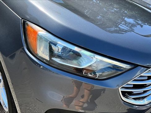 Certified 2021 Ford Edge SE FWD image 33