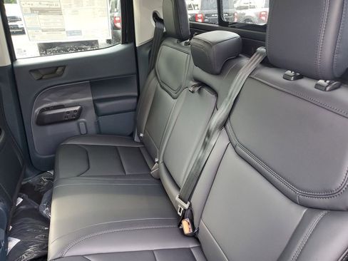 New 2025 Ford Maverick Lariat w/ Black Appearance Package image 27