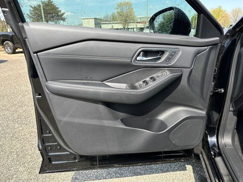 New 2026 Nissan Rogue Platinum w/ Tech Package AWD/4WD image 8